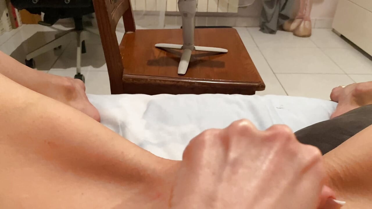 POV MASZTURBÁCIÓ KESERŰ ÉS NEDVES RÉSZEMRŐL, FINÁLÉVAL A VÉGÉN