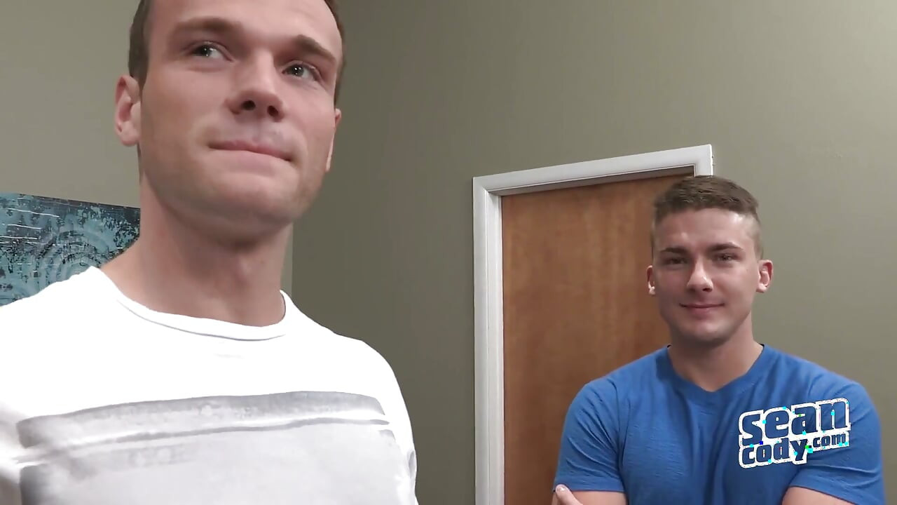 Twink Pop - Muscular Sean Forces Jake Porter Into a Rough Bareback Ride He Barely Handles
