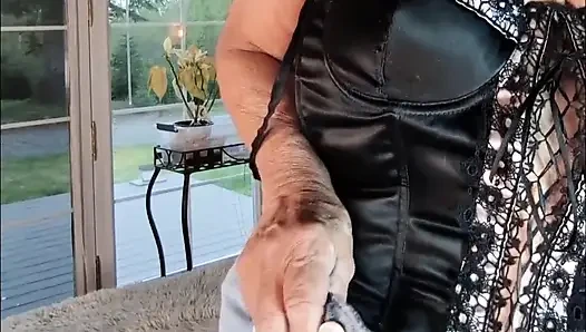 Behaarte muschi, oma tanzt striptease