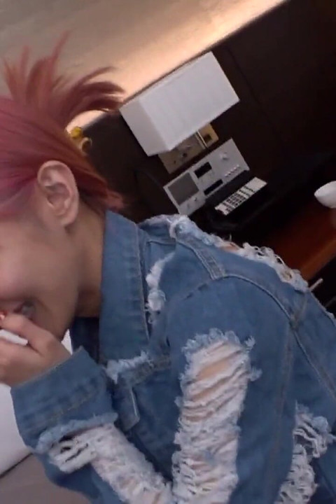 ตอน 2: 【ผมสีฉูดฉาด หีโกนเกลี้ยง นมยักษ์สาว】