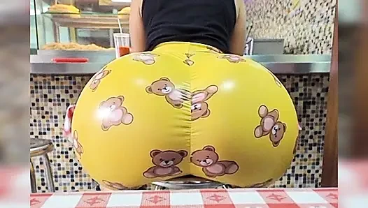 Big ass eating hamburger