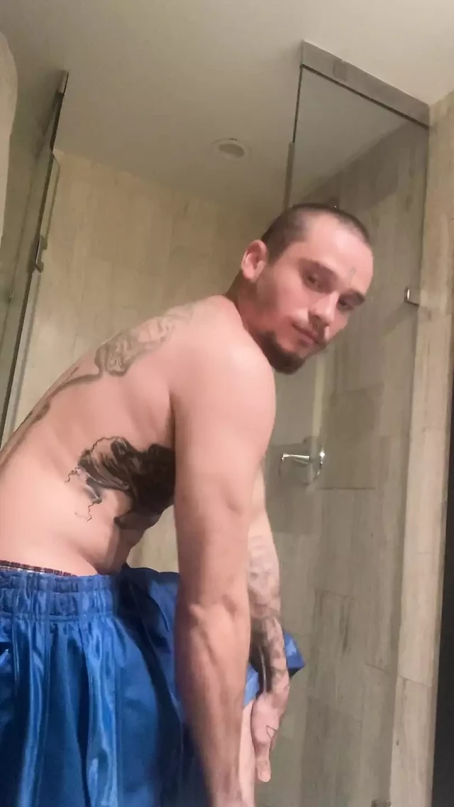BUST A FAT ASS NUT WITH ME AND DEEP IN ME