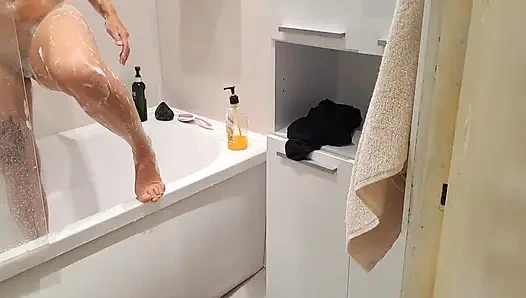 Looking for My Teen Step Sister and Jerking off