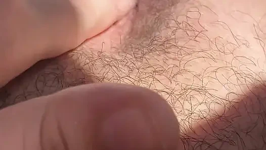 Curvy Latina in the sun got very hot and couldn't stand the urge to masturbate