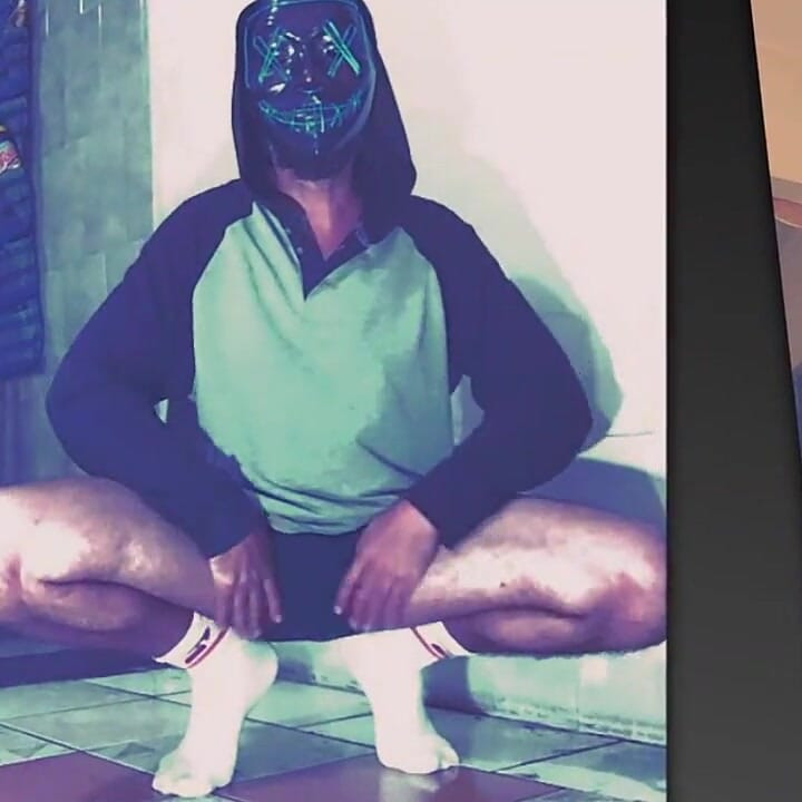 Markas Besar Gaya Pria Topeng Hitam