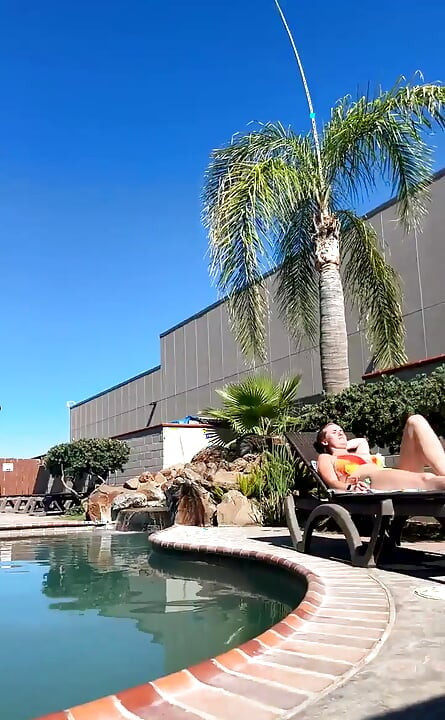 Stream comenzó a broncearse