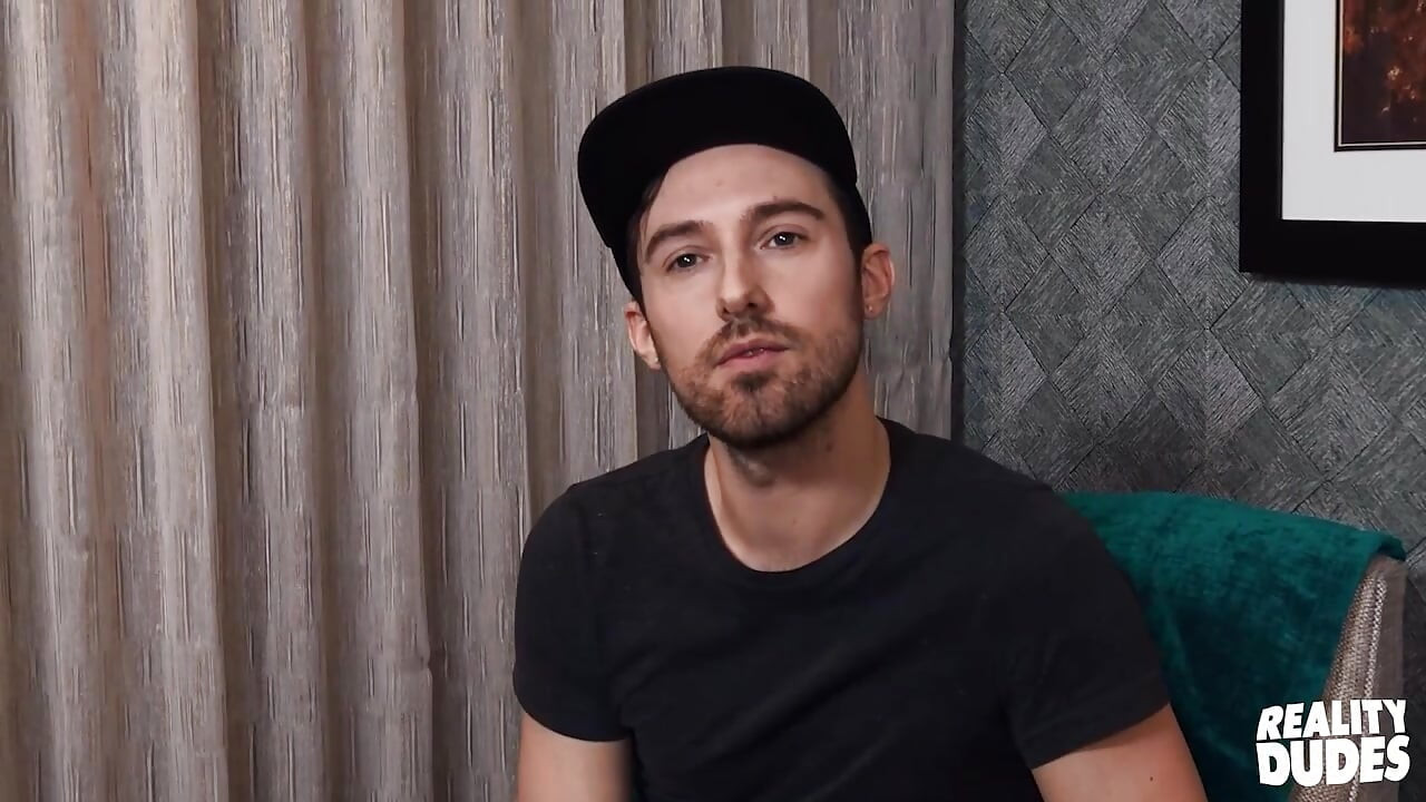 REALITY DUDES - Peyton Gets A Hardcore Pounding And Cum On His Chest For The Right Price