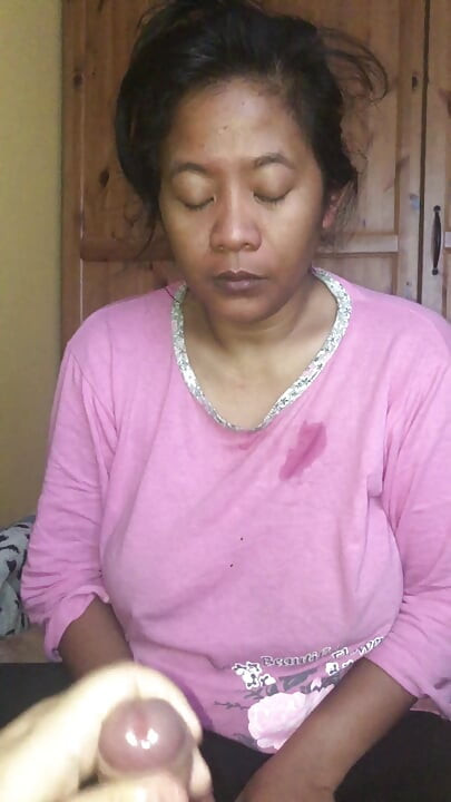 Indonesian Whore Sucks Cock and Takes a Huge Cumshot in Her Mouth