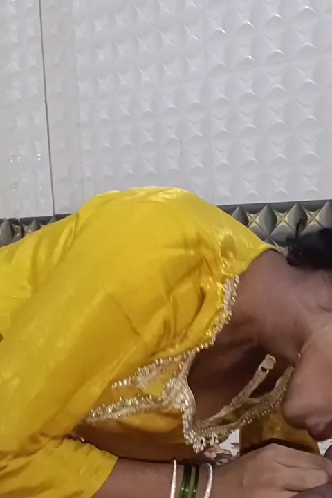Desi Beauty Blowjob with Ball Massage in Traditional Clothes