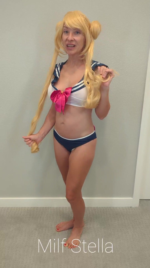 Sailor Moon Cosplay Try On