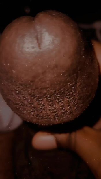 Enormeblackgland desnuda gran hongo negro