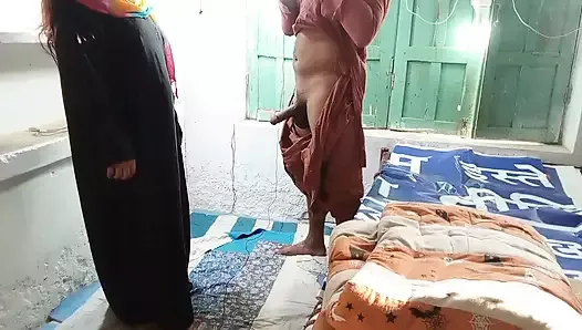 Пенджабская девушка занимается болезненным сексом с индуистским пареньком с большим членом