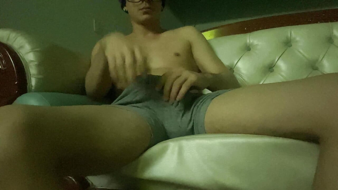 Sleepy and wanting to jerk off with someone else