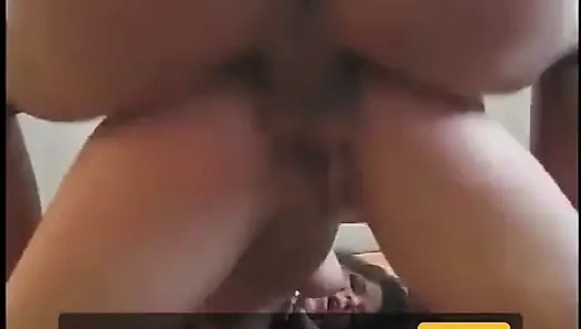 Kelli si pelacur cantik memeknya dientot habis-habisan sampai telan sperma