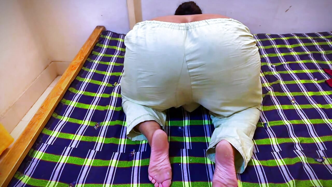 Collage Girl Start Live Show in hostel when she was horny