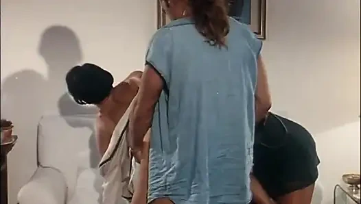 Klasik kıllı amcık sikişiyor... ağzına boşalma