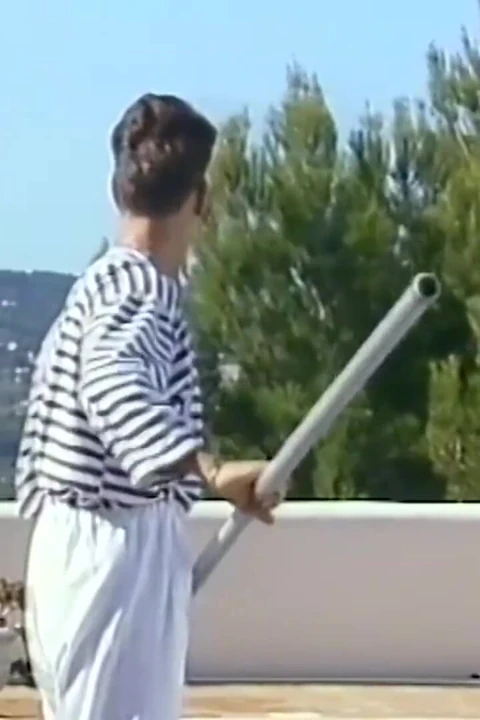 诱人的熟女知道如何取悦男人的硬王