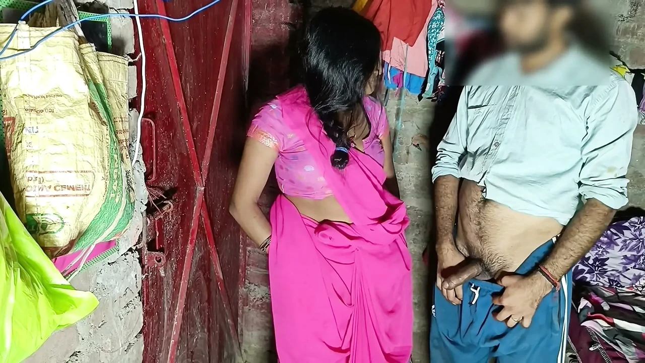 Secret sex in broad daylight, brother-in-law entered the sister-in-law's room and persuaded the sister-in-law to her, then sucked the nipples, choosing the sister-in-law, the sister-in-law landed the muscle and stood up to the doctor.