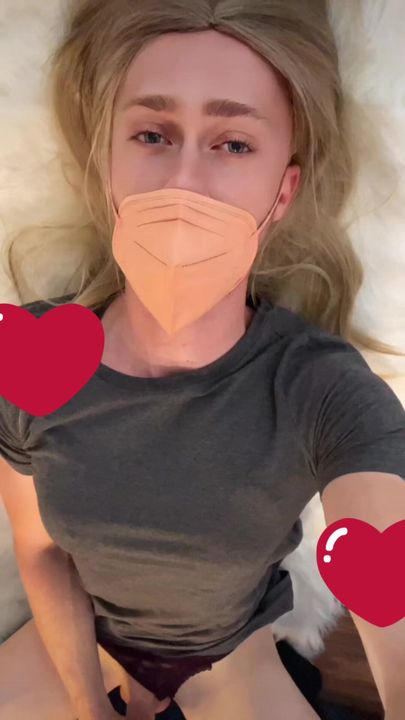 Teen femboy cum in her own face