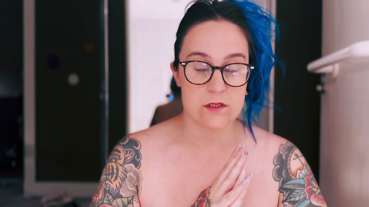 Kurvig brittisk MILF provar sexig SHEIN-underkläder Tatuerad & Bustig DEL TVÅ