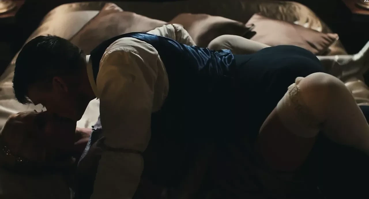Annabelle Wallis - ''尖顶眼罩'' s3e01