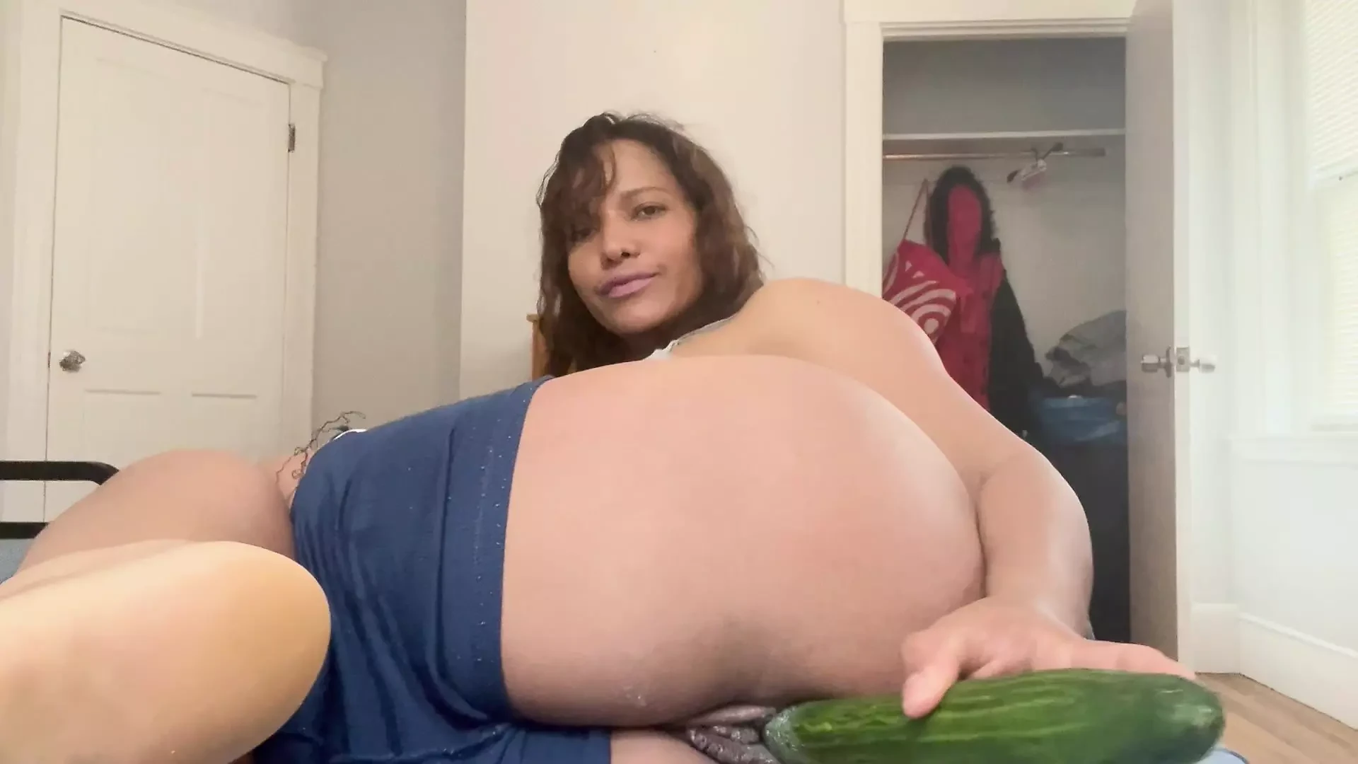 Michelle_sex_hard spielt mit deiner muschi mit einer großen gurke