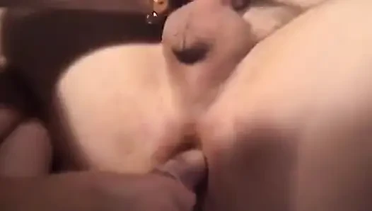 Blondine und dildo in männlichem loch