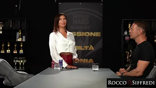 ROCCO SIFFREDI - горячая милфа Анна Полина скачет и принимает массивный хуй