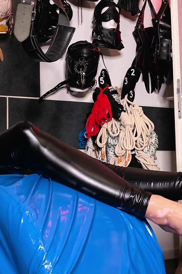 Laughing at My Foot Worm