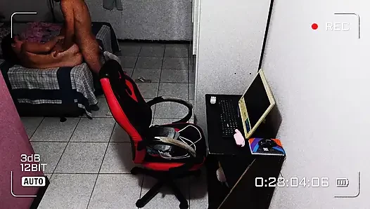 Evli kadın kocasını komşusuyla aldatıyor