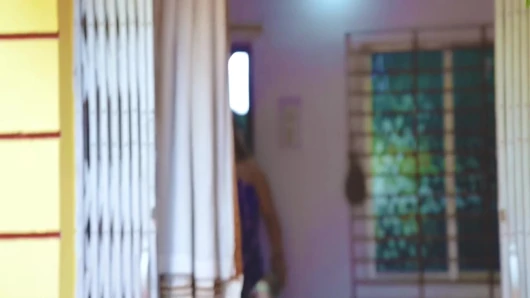 Dhood wala ne akeli bhabhi ko dudh pila ke choda