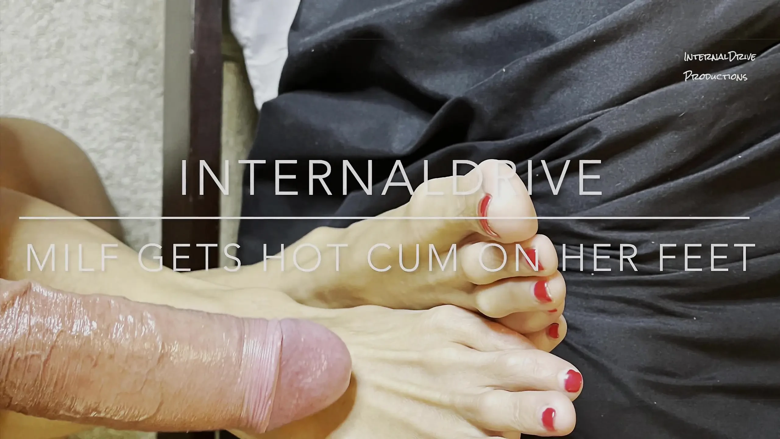 Cougar,foot fetish,blonde,mature