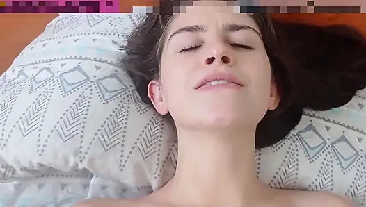 TEENIE-BLOWJOB IN WEIßEM G-STRING FICK UND GESICHTSBESAMUNG SHANAXNOW