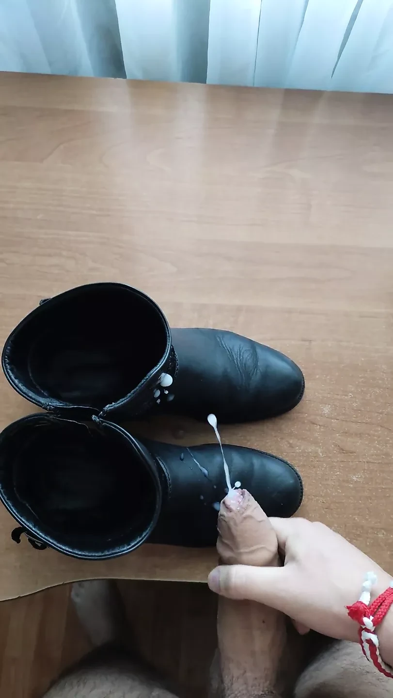 Leche en los botines de la madrastra