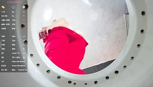 Pantat wanita dewasa ini pengen dudukin wajahmu!