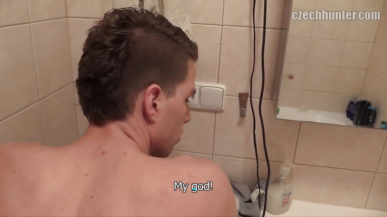 Czech Hunter - Tall Teen Sprayers Bathr'oom Secret Huge Co'ck Dee'pthroated and Fucked While Roommate Rests Next Door