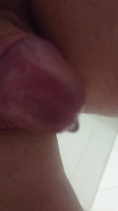Urine through an 8 mm plug