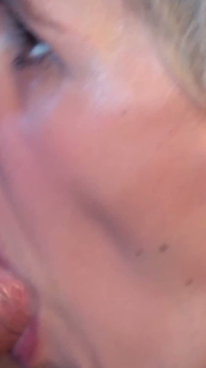 She really loves dicks! Sniffs, sucks, licks and takes cum in the nose! | Klip 2