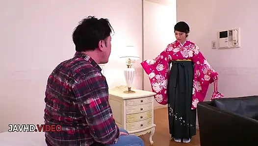 Ema katos kimono knisternde verführung führt zu intensiver schlafzimmer-vergnügen-showdown