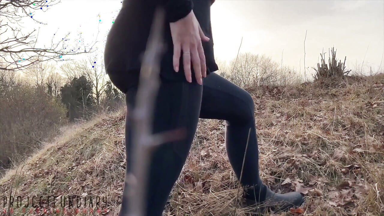 Amateur spontaneous risky outdoor sex