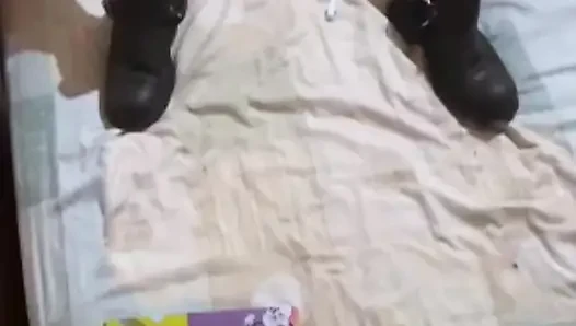 Kızıl saçlı kızın ilk kez anal tıkaçla denemesi