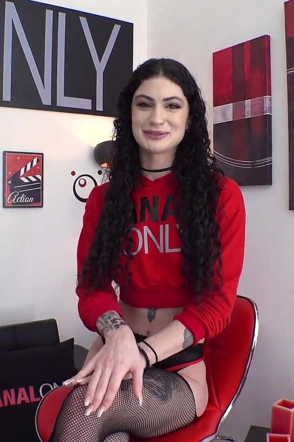 Lydia Loves Anal