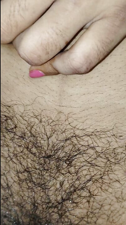 Deshi girlfriend ko ghumane ke bale room leke chale