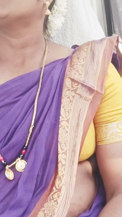 Beautiful Telugu Maid car sex, telugu dirty talks..crezy momos... | Clip 2