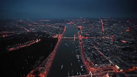 Kanvas penuh gairah - adegan 4