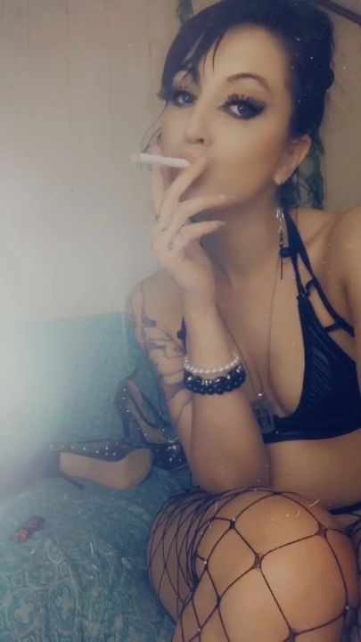 Smoking compilation 2021 – Sexy Solo teaser Hellizabeth