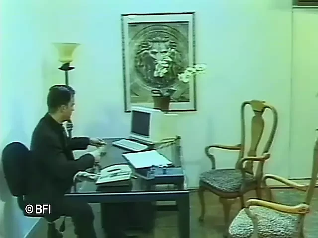 Cewek itu habis-habisan sama pria