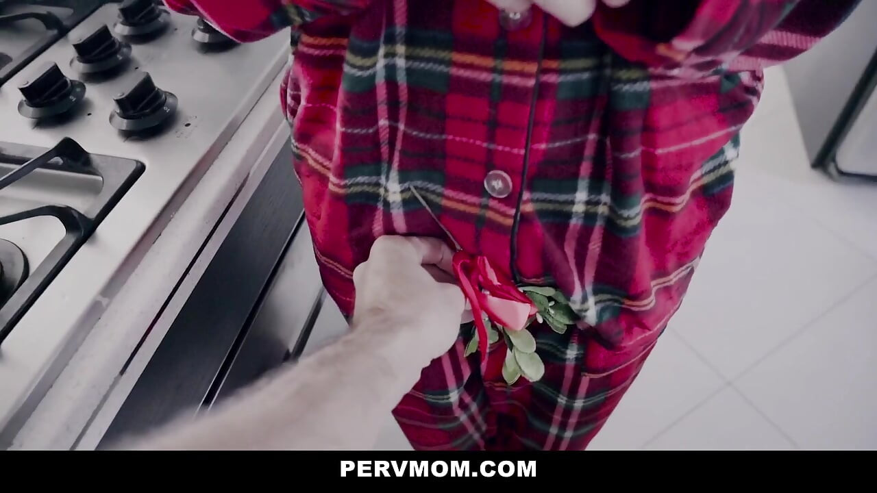 Waking up to step mom Cory Chase blowjob on christmas