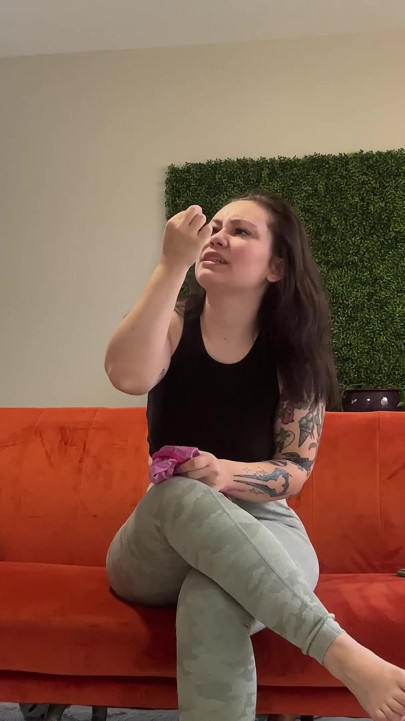 Giantess te ušuje u gaćice za trening
