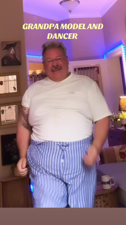 Дедушка с большим членом
